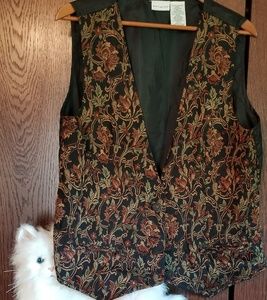 White Stag Tapestry 3 button vest